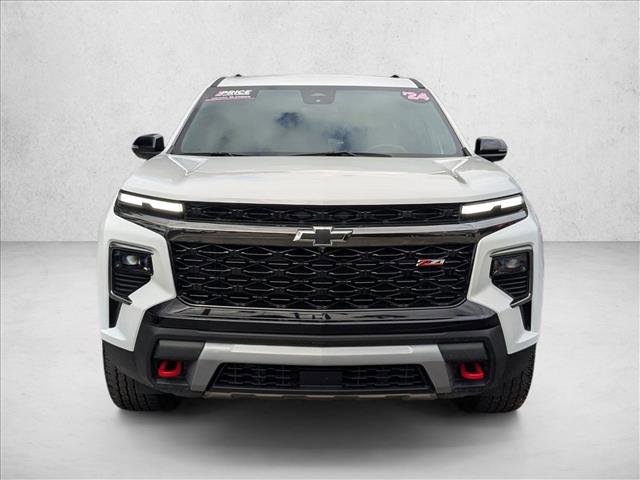 Used 2024 Chevrolet Traverse Z71 image 2
