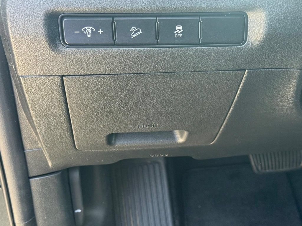Used 2024 Kia Telluride LX FWD image 23