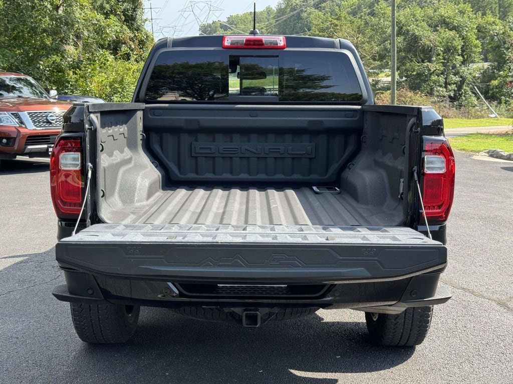 Used 2023 GMC Canyon Denali w/ Denali Black Edition AWD/4WD image 17