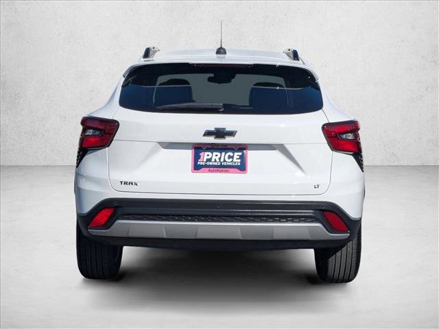 Certified 2024 Chevrolet Trax LT w/ Sunroof Package FWD image 7