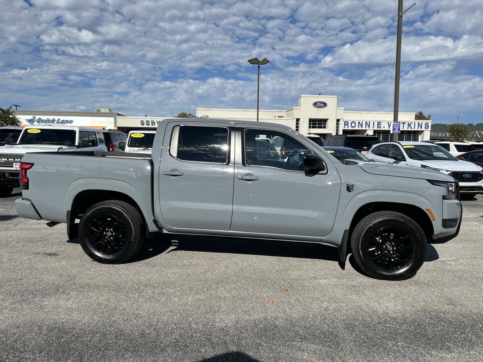 Used 2026 Nissan Frontier SV w/ SV Convenience Package AWD/4WD image 2