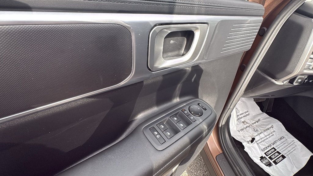 Used 2025 Hyundai Santa Fe XRT AWD/4WD image 11