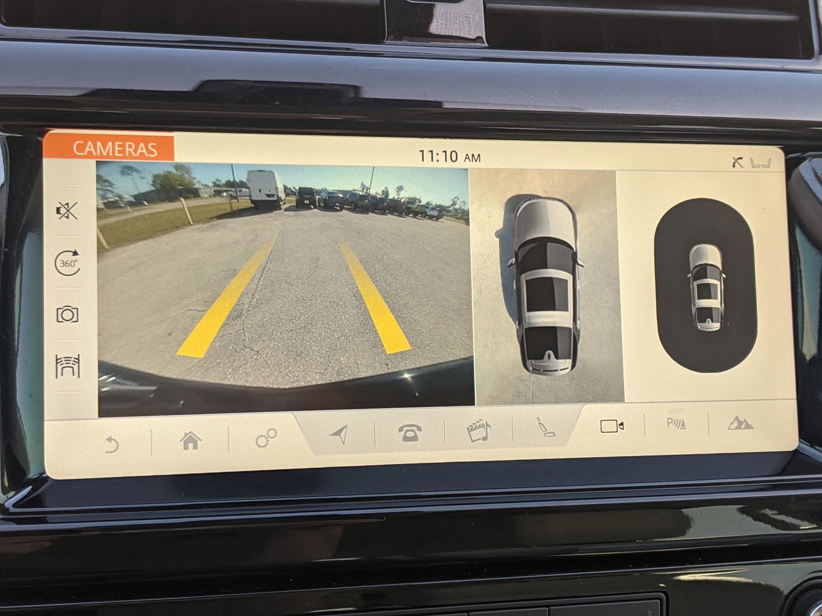 Used 2017 Land Rover Discovery HSE image 45