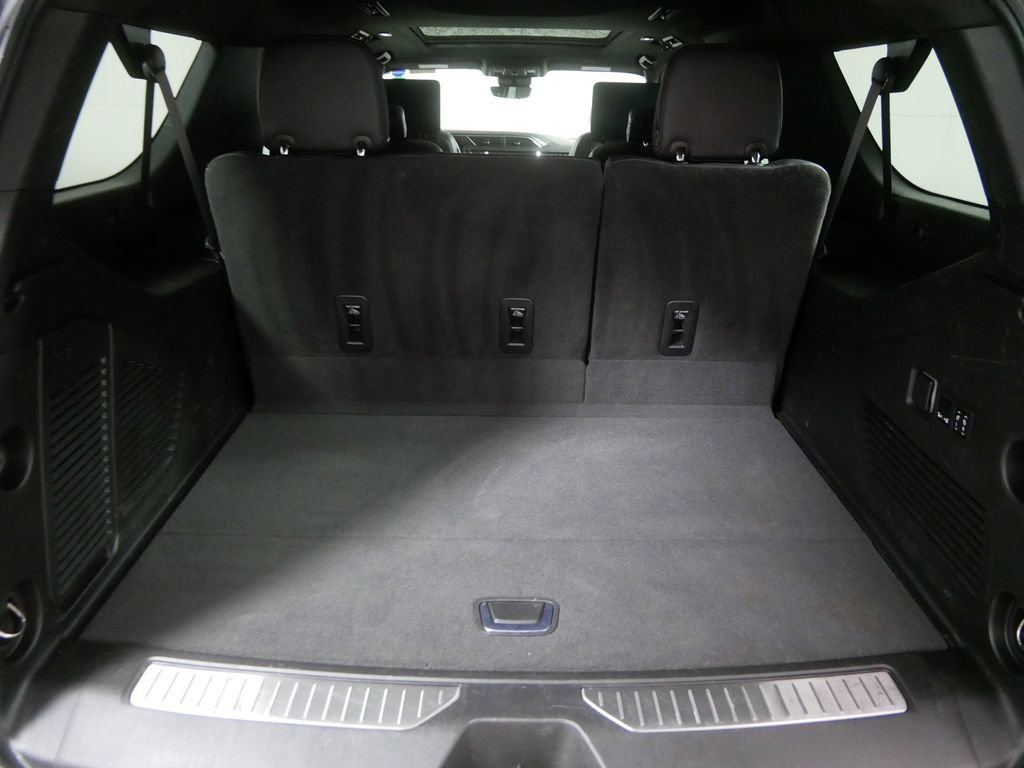 Used 2023 GMC Yukon XL Denali image 5