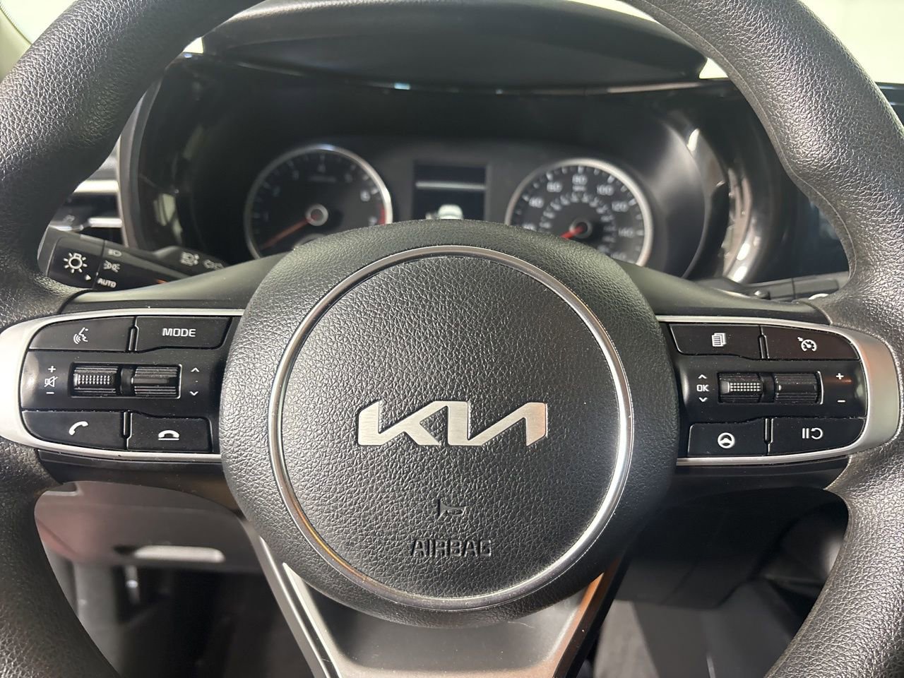 Used 2022 Kia K5 LXS image 11