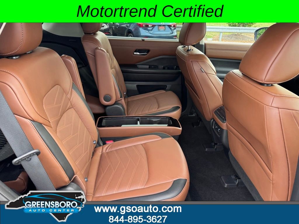 Used 2022 Nissan Pathfinder Platinum w/ Cargo Package AWD/4WD image 28