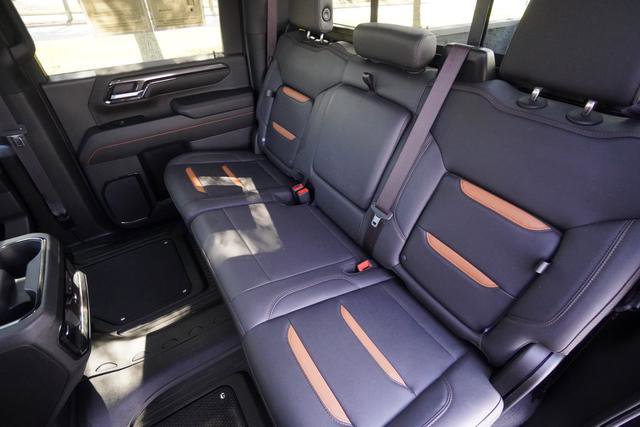 Used 2024 GMC Sierra 2500 AT4 w/ AT4 Premium Plus Package image 29