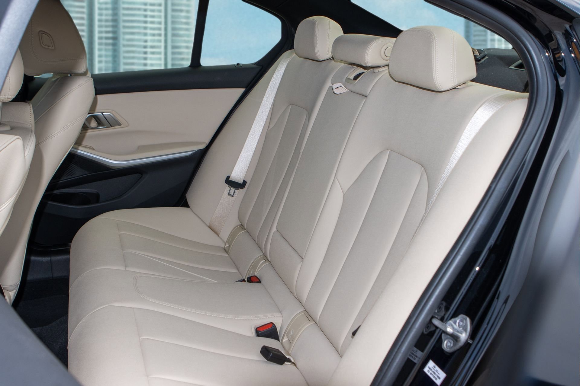 Used 2020 BMW 330i Sedan w/ Convenience Package image 16