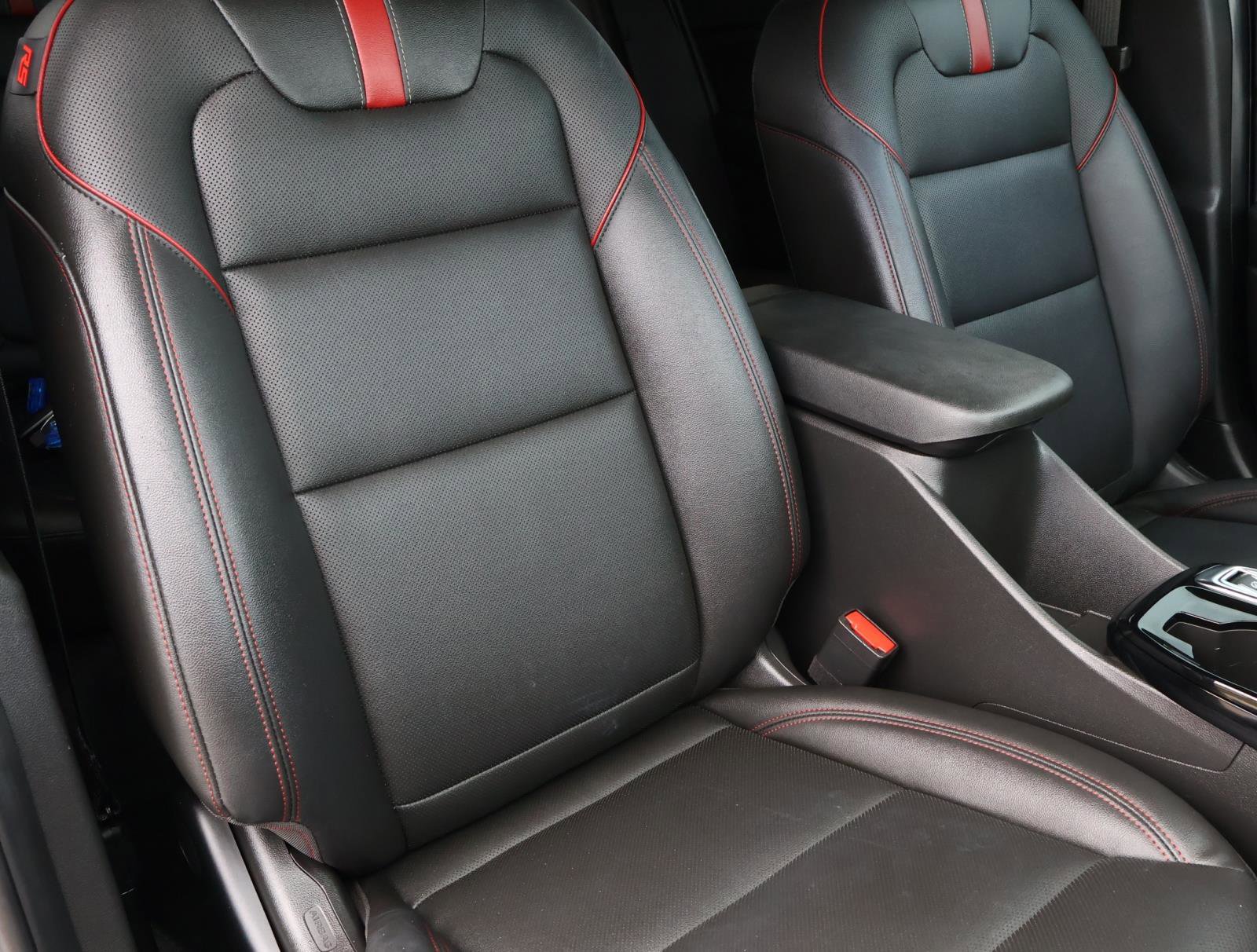 Used 2025 Chevrolet Trax RS w/ Sunroof Package FWD image 17