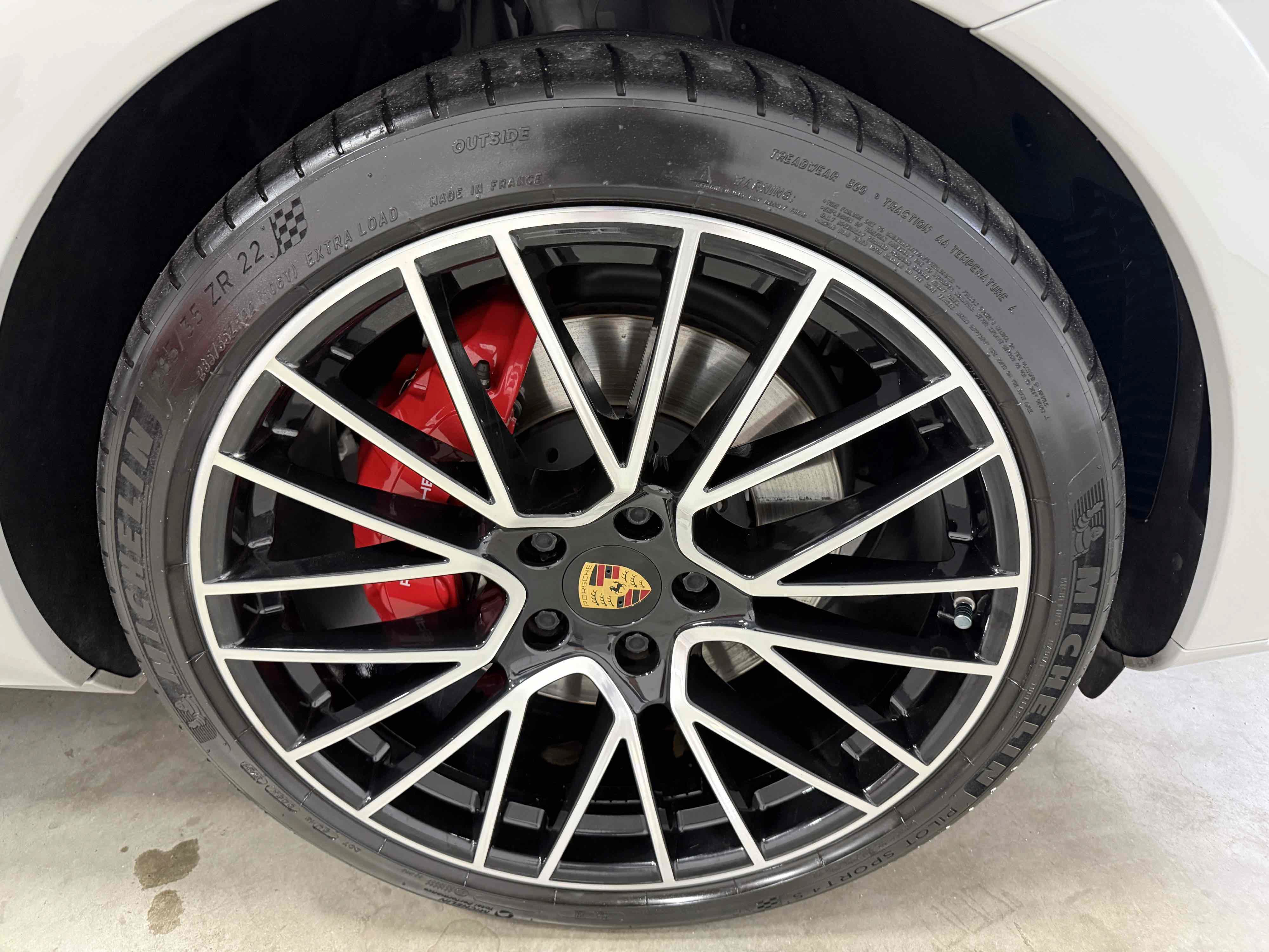 Used 2022 Porsche Cayenne GTS AWD/4WD image 35
