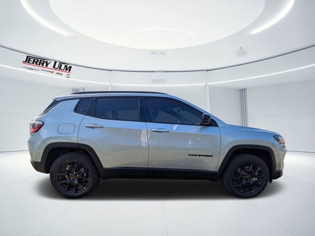 New 2026 Jeep Compass Latitude image 2