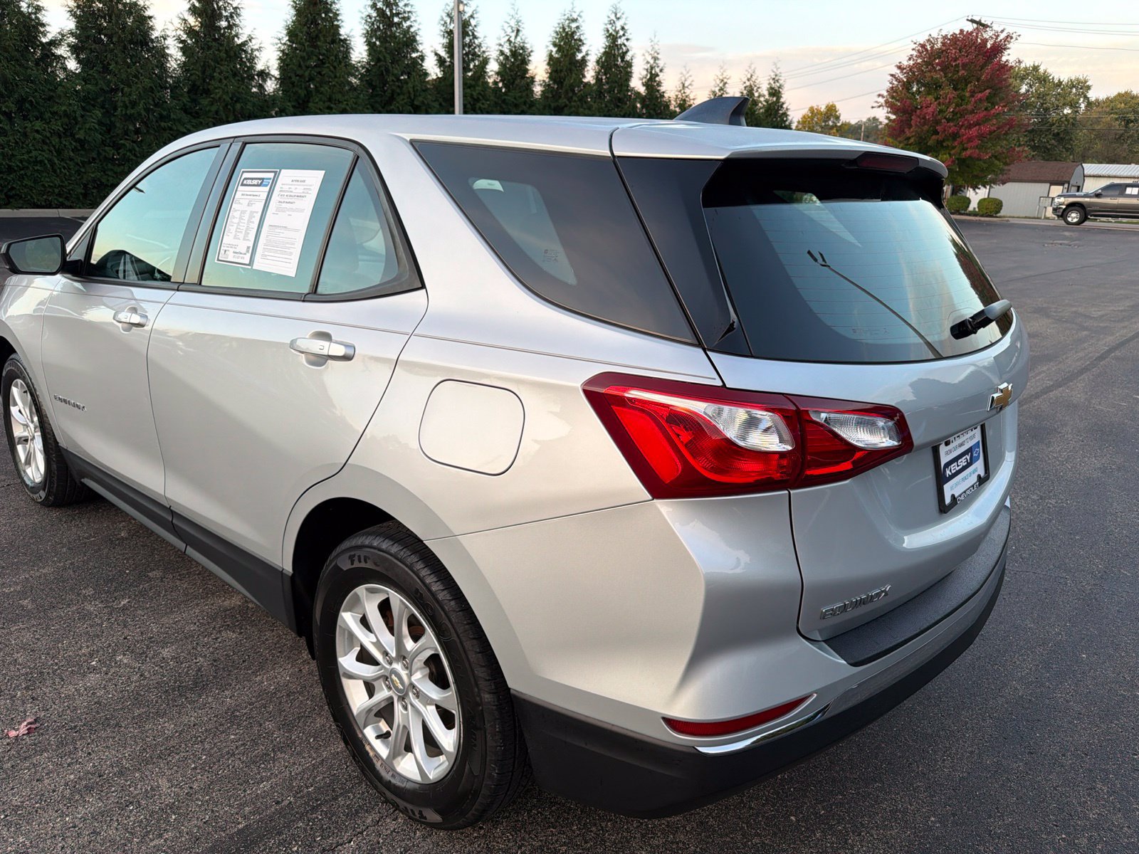 Used 2018 Chevrolet Equinox LS FWD image 3