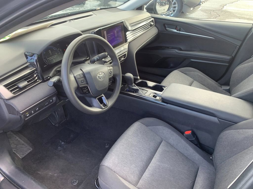 Used 2025 Toyota Camry LE FWD image 11