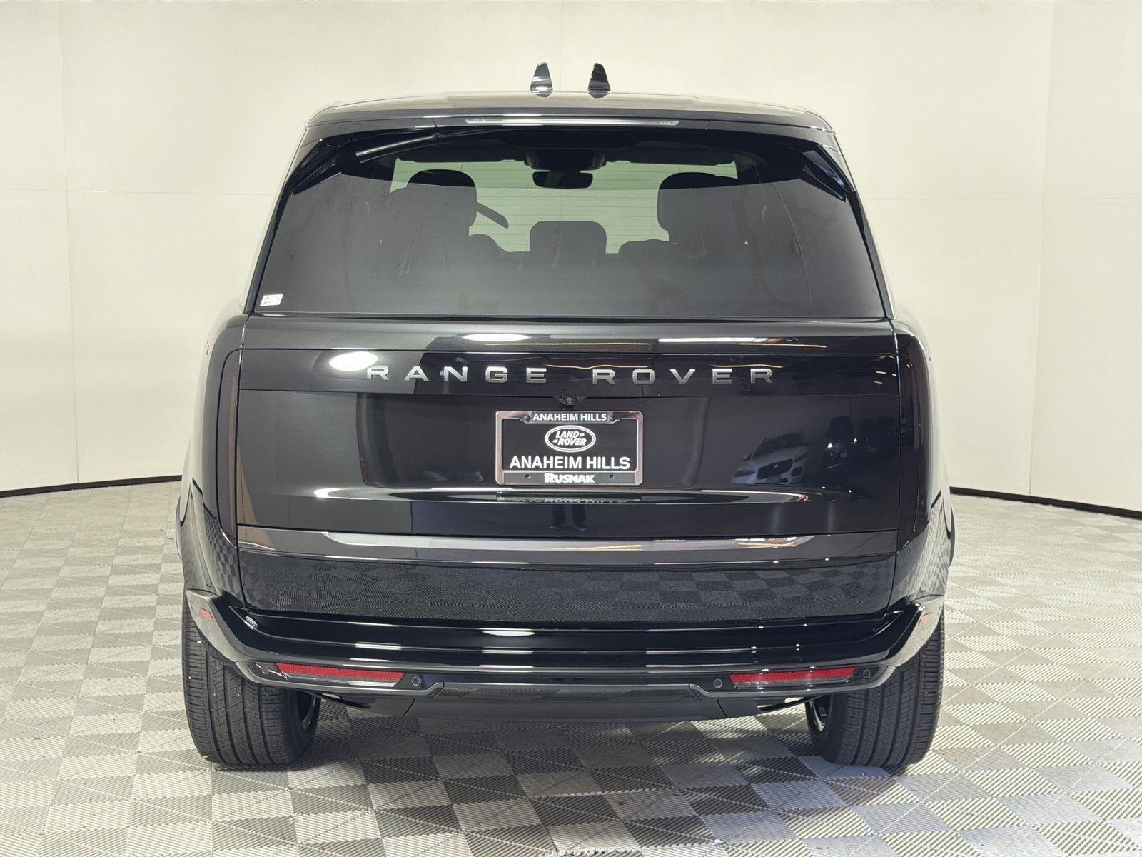 New 2026 Land Rover Range Rover SE image 4