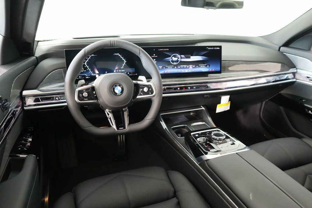 New 2025 BMW 740i xDrive image 2