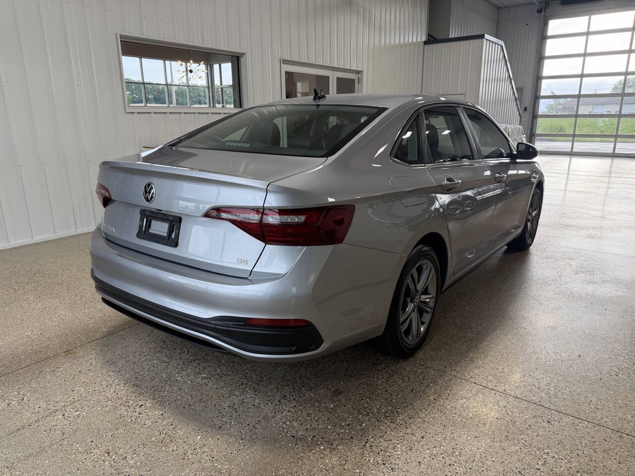 Used 2022 Volkswagen Jetta SE FWD image 4