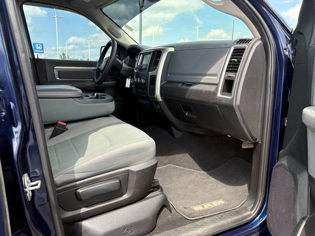 Used 2018 RAM 1500 Classic SLT AWD/4WD image 10