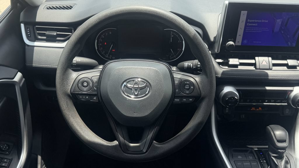 Used 2025 Toyota RAV4 XLE FWD image 14