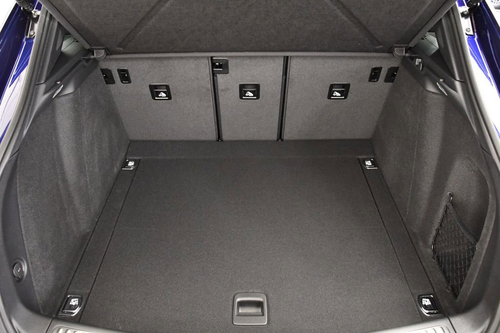 Certified 2025 Porsche Macan image 59