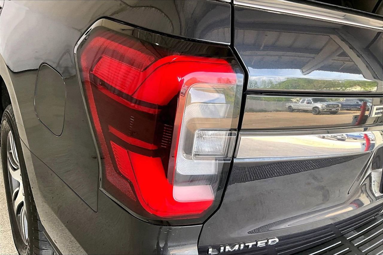 Used 2024 Ford Expedition Limited image 29