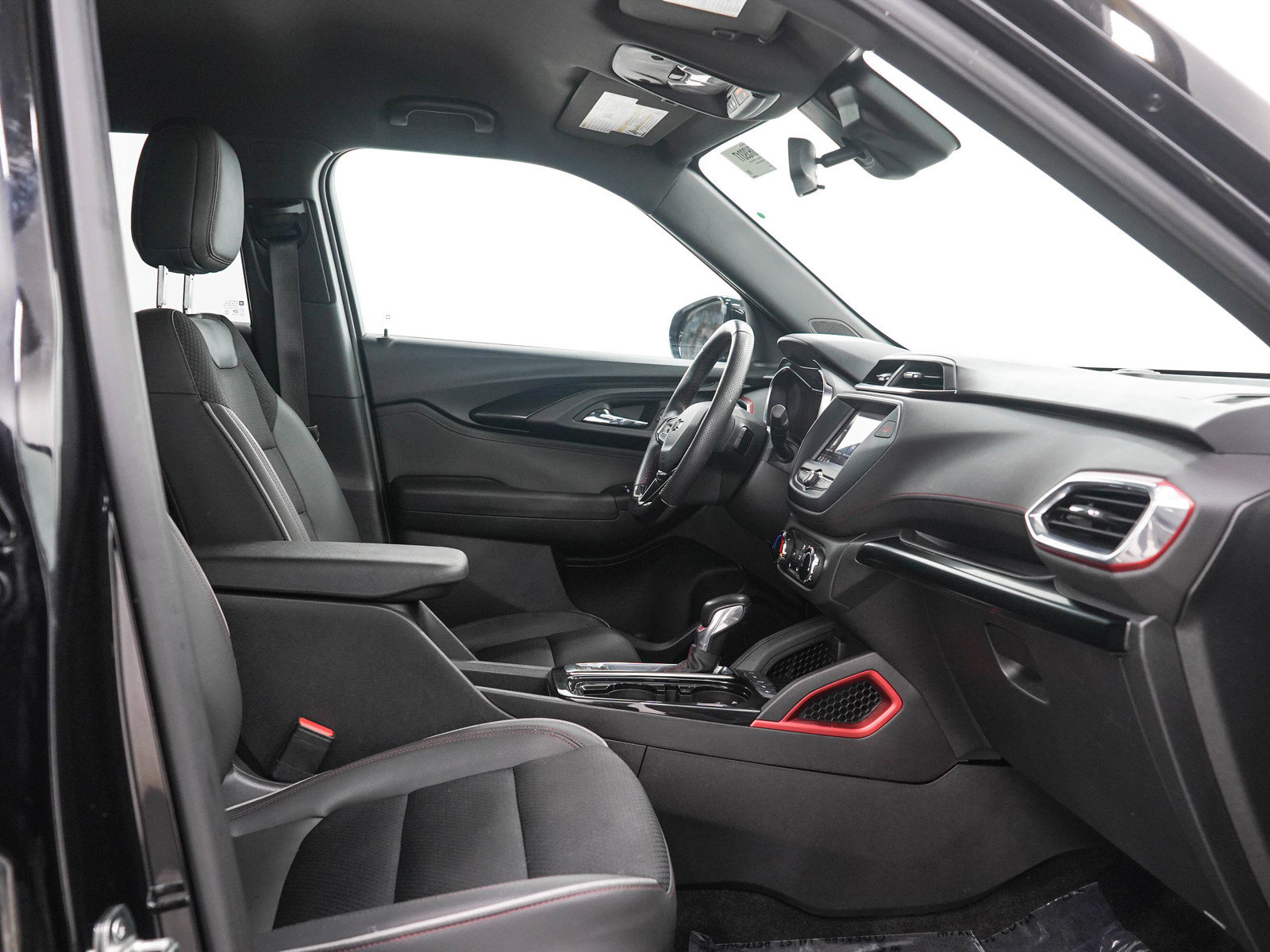 Used 2022 Chevrolet TrailBlazer RS FWD image 12