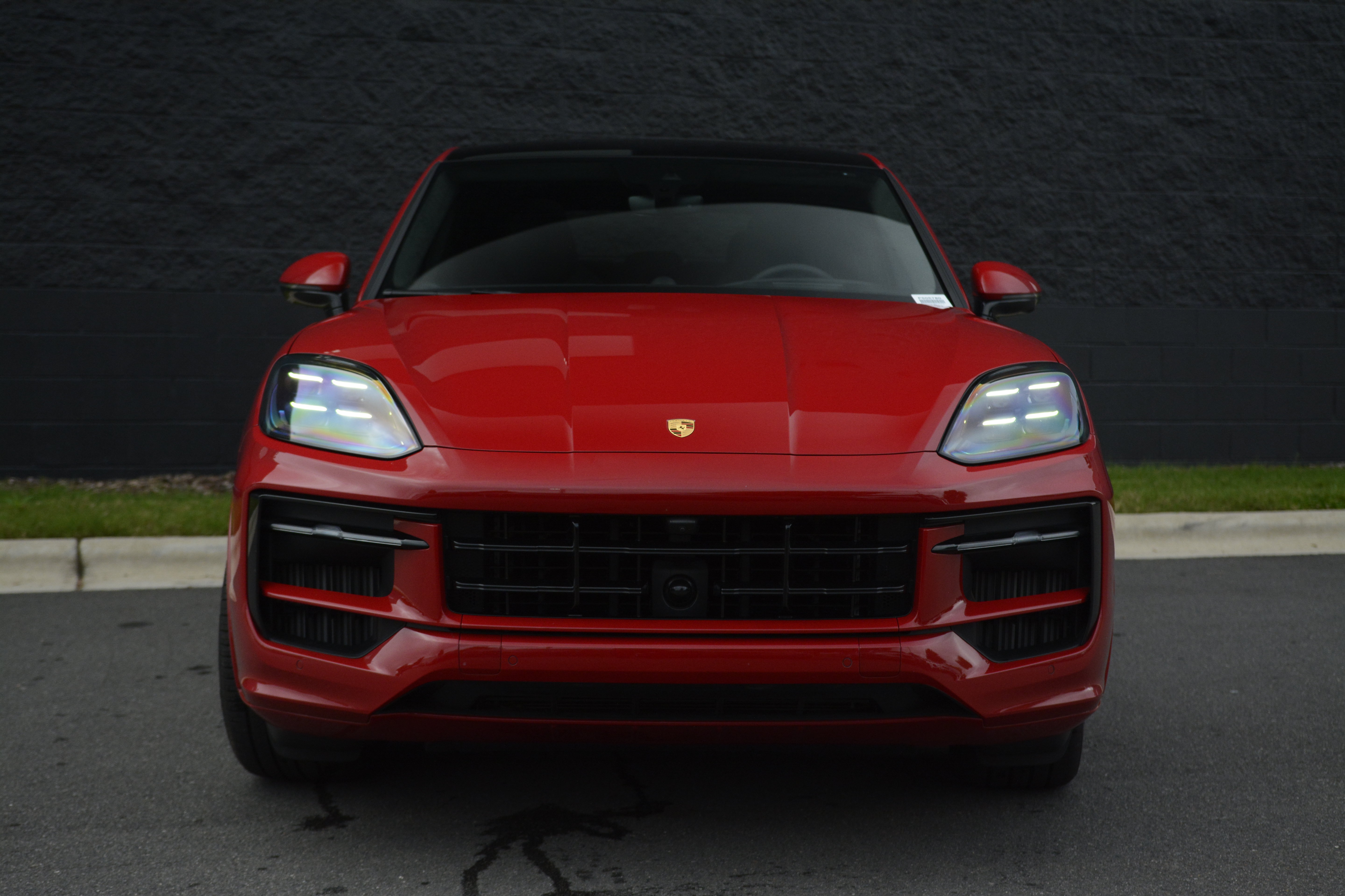 Certified 2025 Porsche Cayenne GTS AWD/4WD image 10