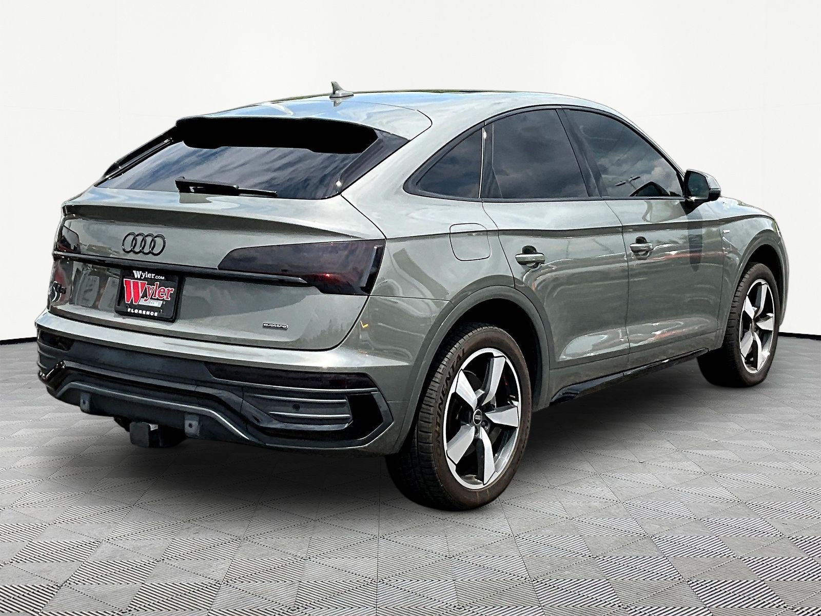Used 2023 Audi Q5 2.0T Premium Plus w/ Premium Plus Package AWD/4WD image 6