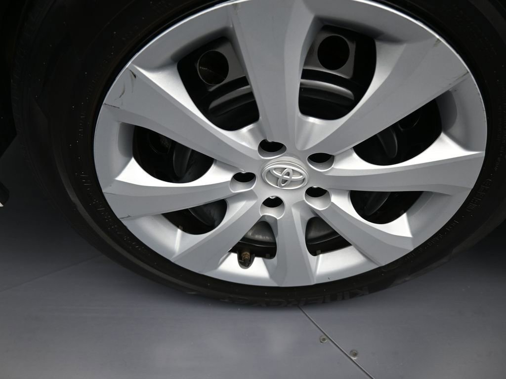 Used 2022 Toyota Corolla LE image 37