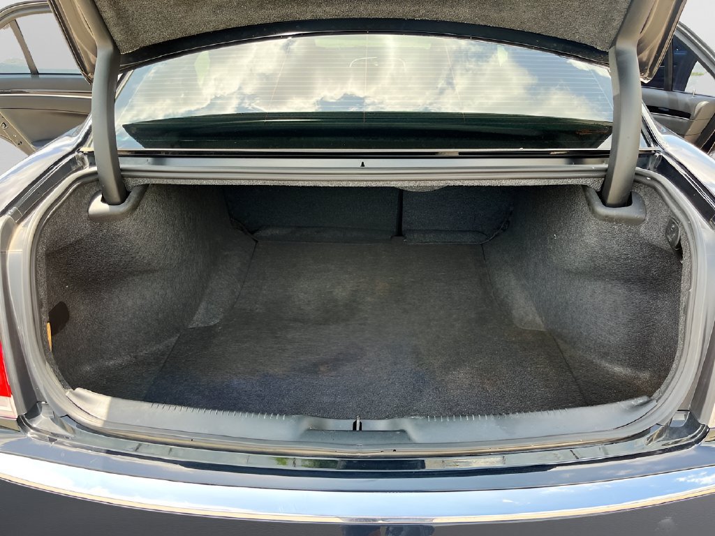Used 2023 Chrysler 300 Touring RWD image 24