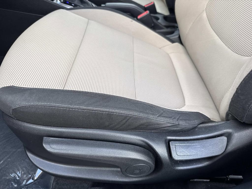 Used 2018 Hyundai Accent SE FWD image 26