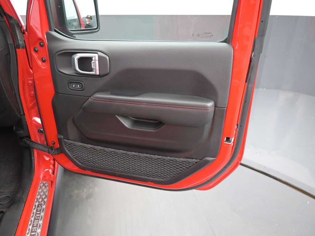 Used 2024 Jeep Gladiator Rubicon AWD/4WD image 20