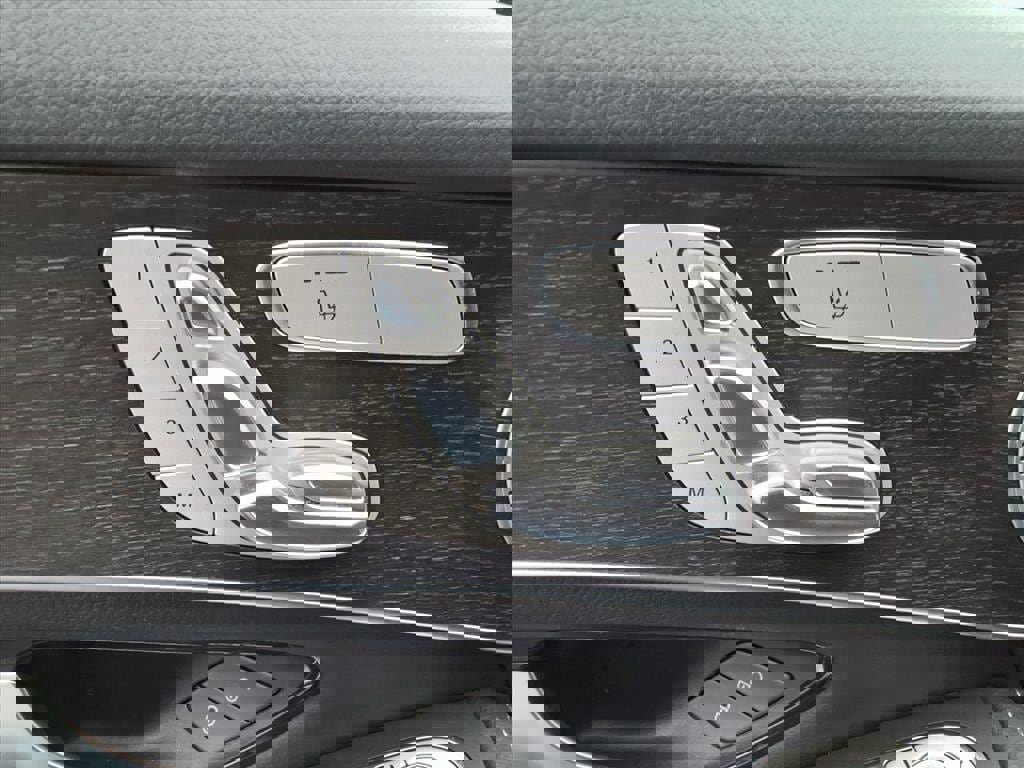 Used 2020 Mercedes-Benz GLC 300 image 16