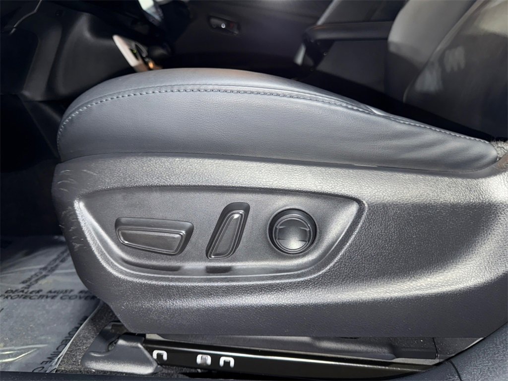 Used 2018 Toyota Prius Prime Advanced image 10