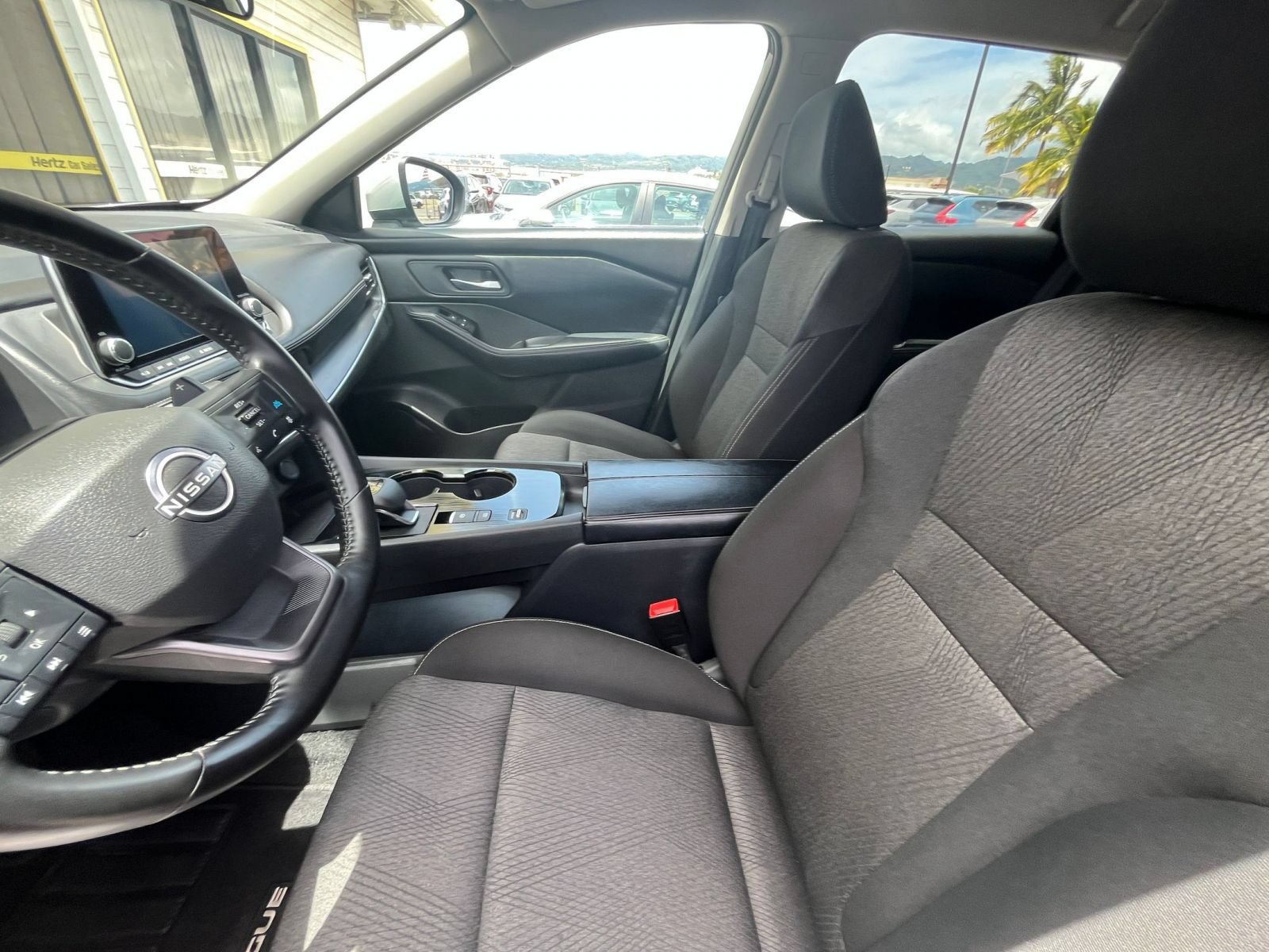 Used 2025 Nissan Rogue SV FWD image 27