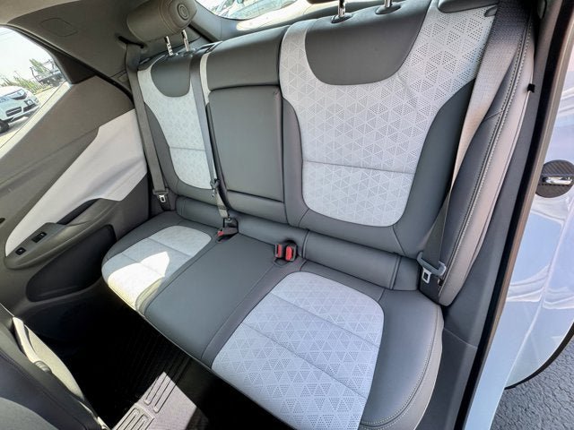 Used 2022 Chevrolet Bolt EUV Premier FWD image 13
