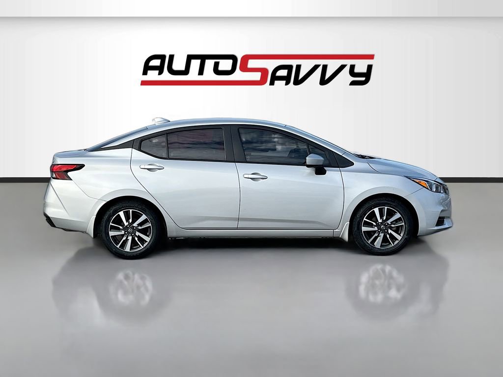 Used 2022 Nissan Versa SV image 8
