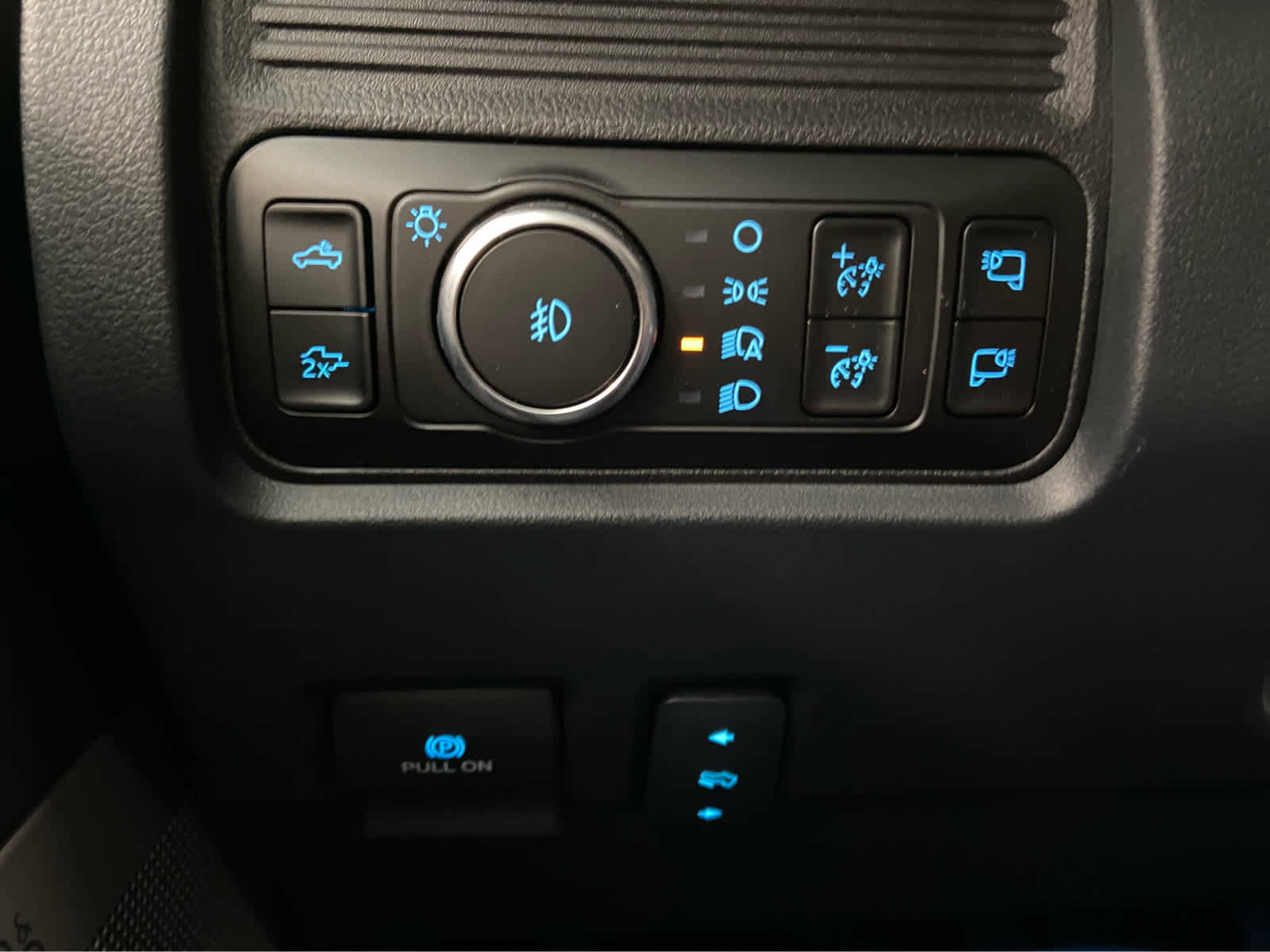 New 2026 Ford F350 Lariat w/ Black Appearance Package image 42