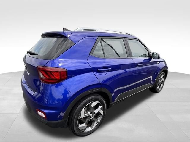 Used 2022 Hyundai Venue Limited w/ Cargo Package FWD image 7