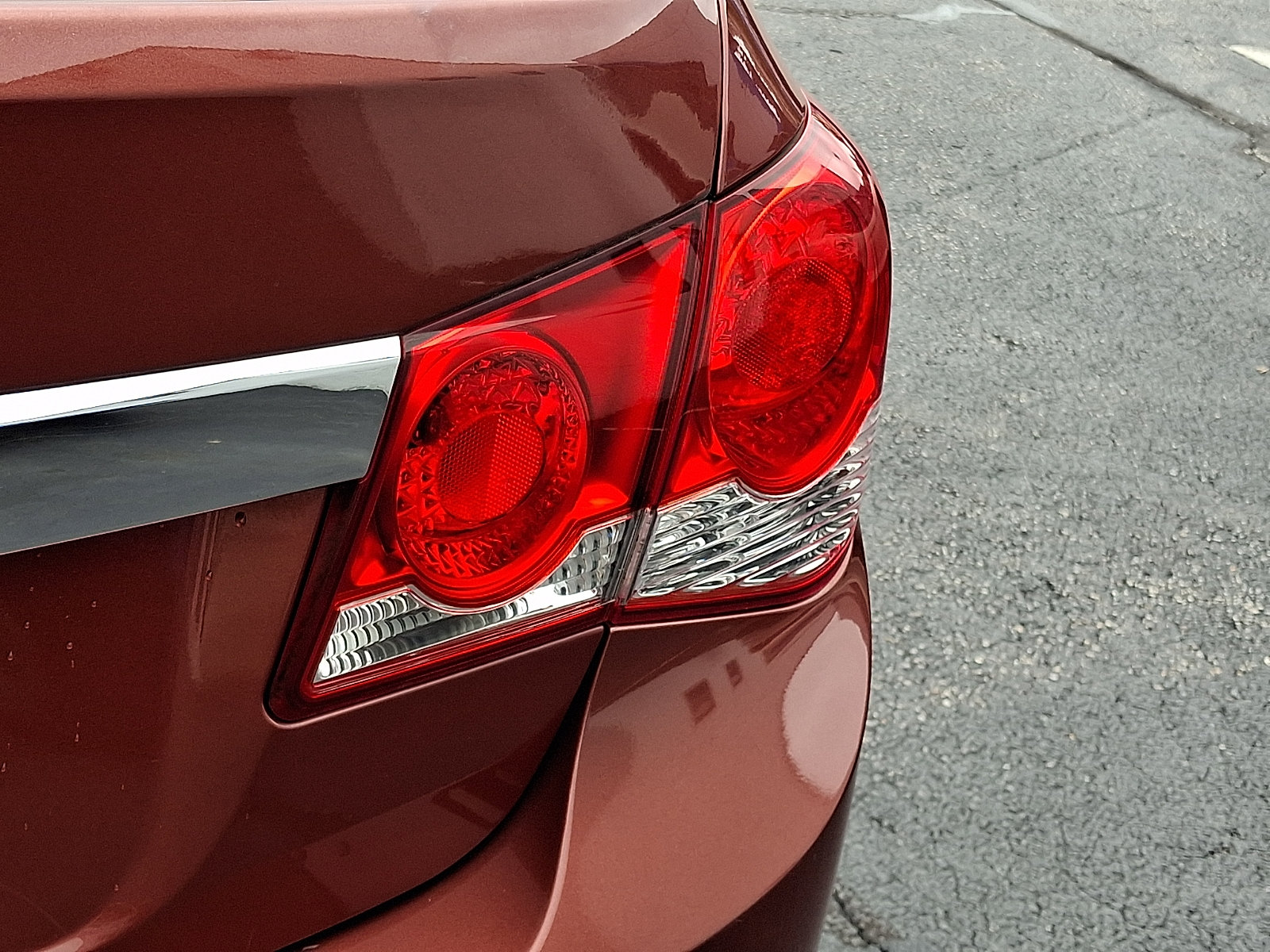 Certified 2012 Chevrolet Cruze LS w/ Connectivity Package FWD image 11