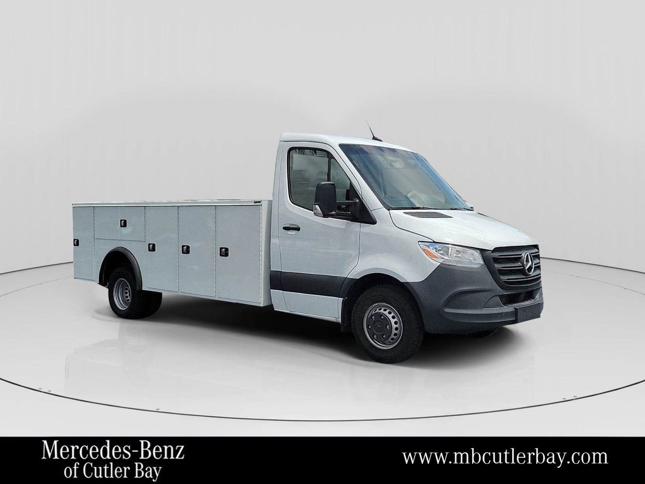 New 2023 Mercedes-Benz Sprinter 4500 image 1