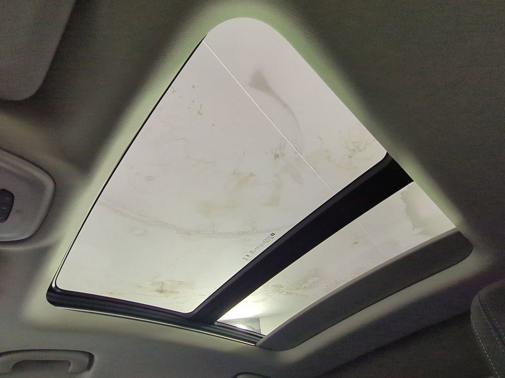 Used 2025 Buick Encore GX Avenir w/ Avenir Technology Package image 23