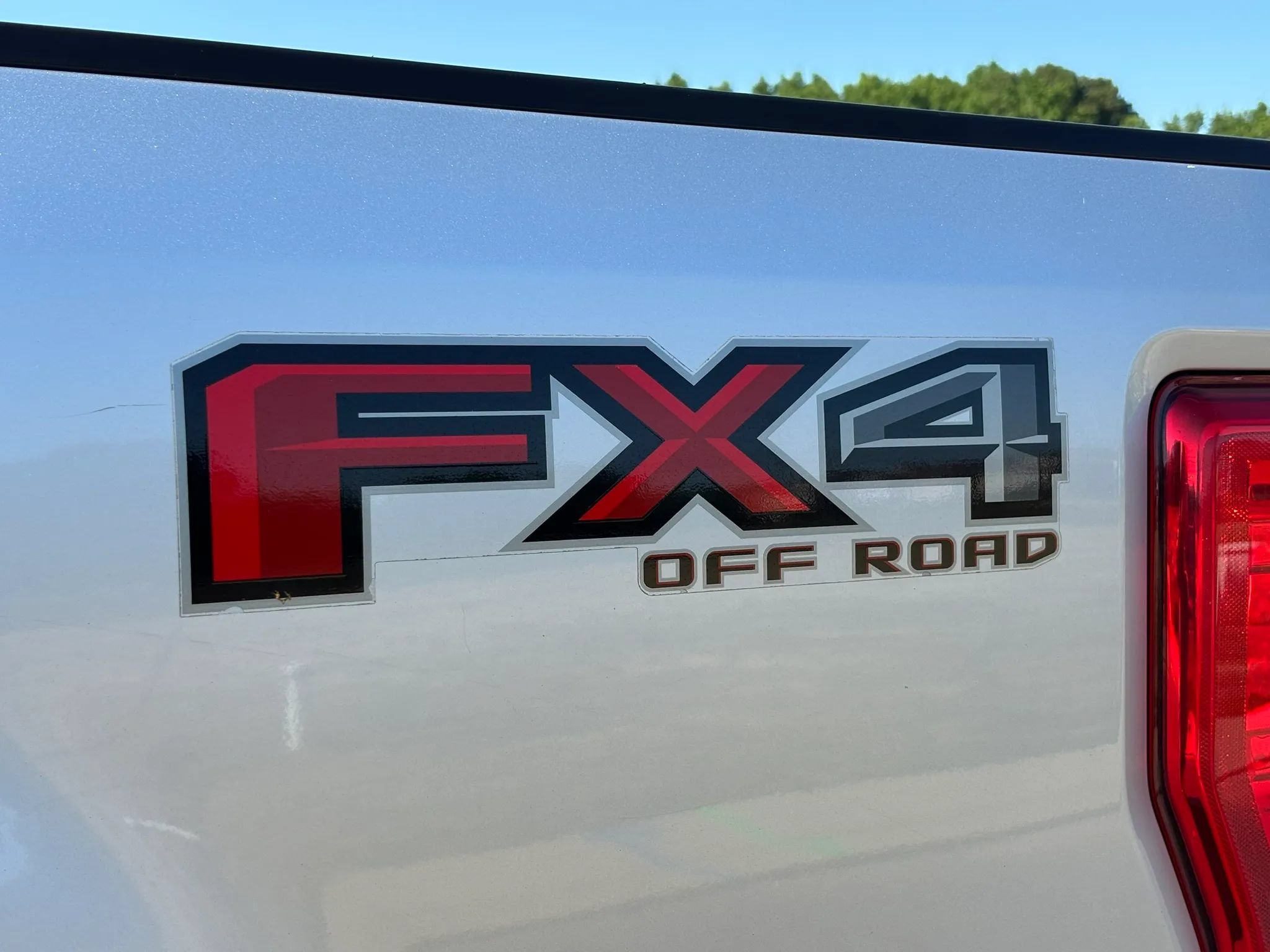 Used 2018 Ford F250 XLT w/ XLT Premium Package AWD/4WD image 11