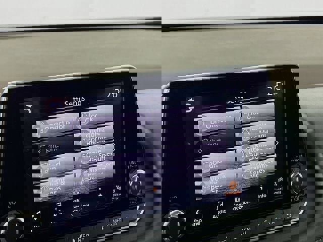 Used 2023 Nissan Rogue SV image 15