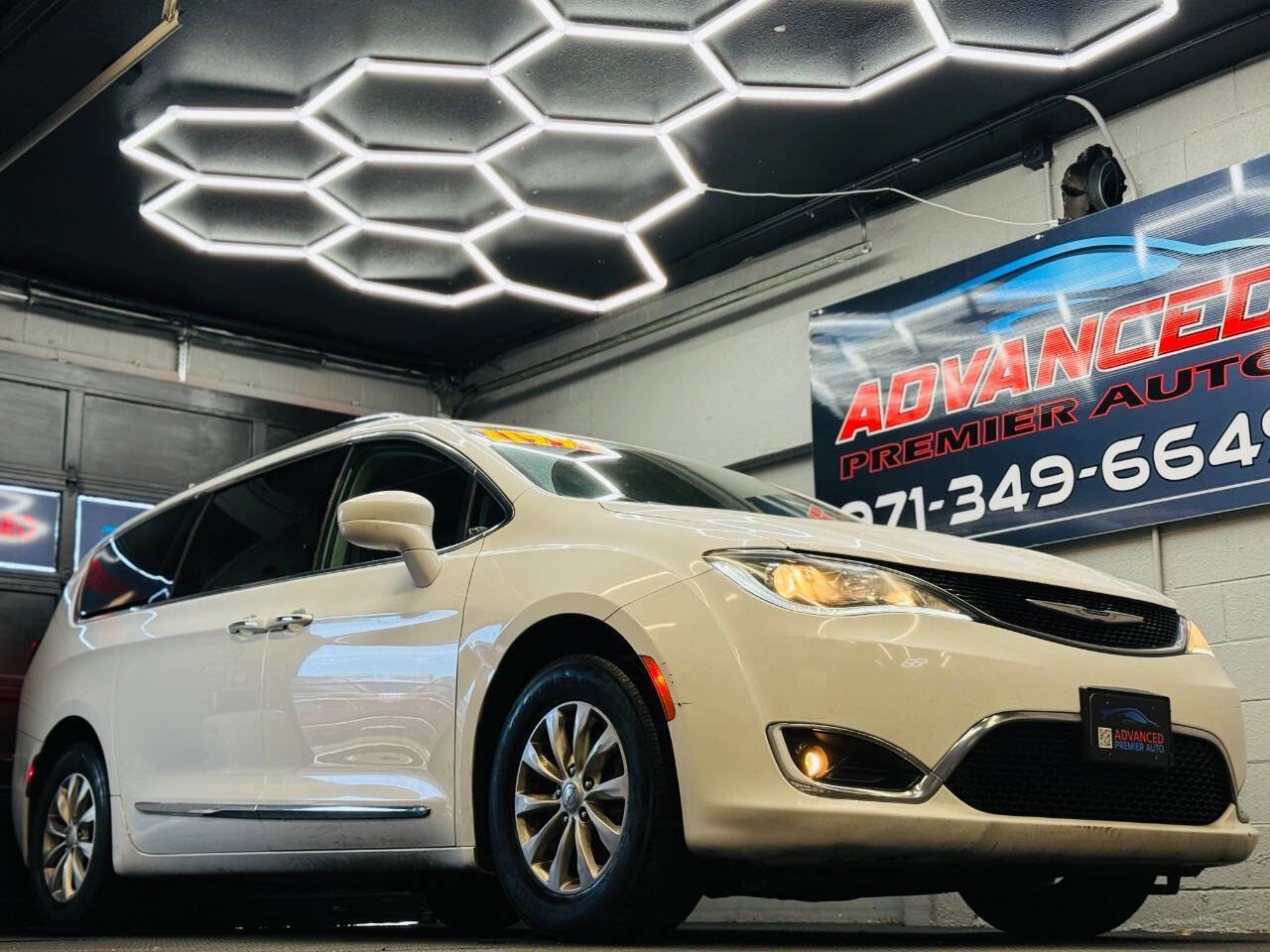 Used 2019 Chrysler Pacifica Touring-L