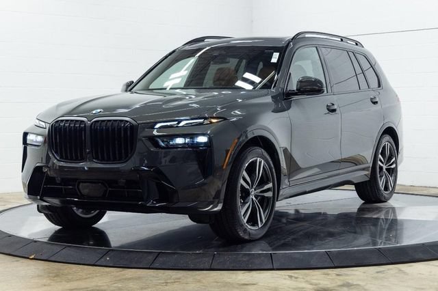 Certified 2026 BMW X7 xDrive40i w/ M Sport Package AWD/4WD image 8