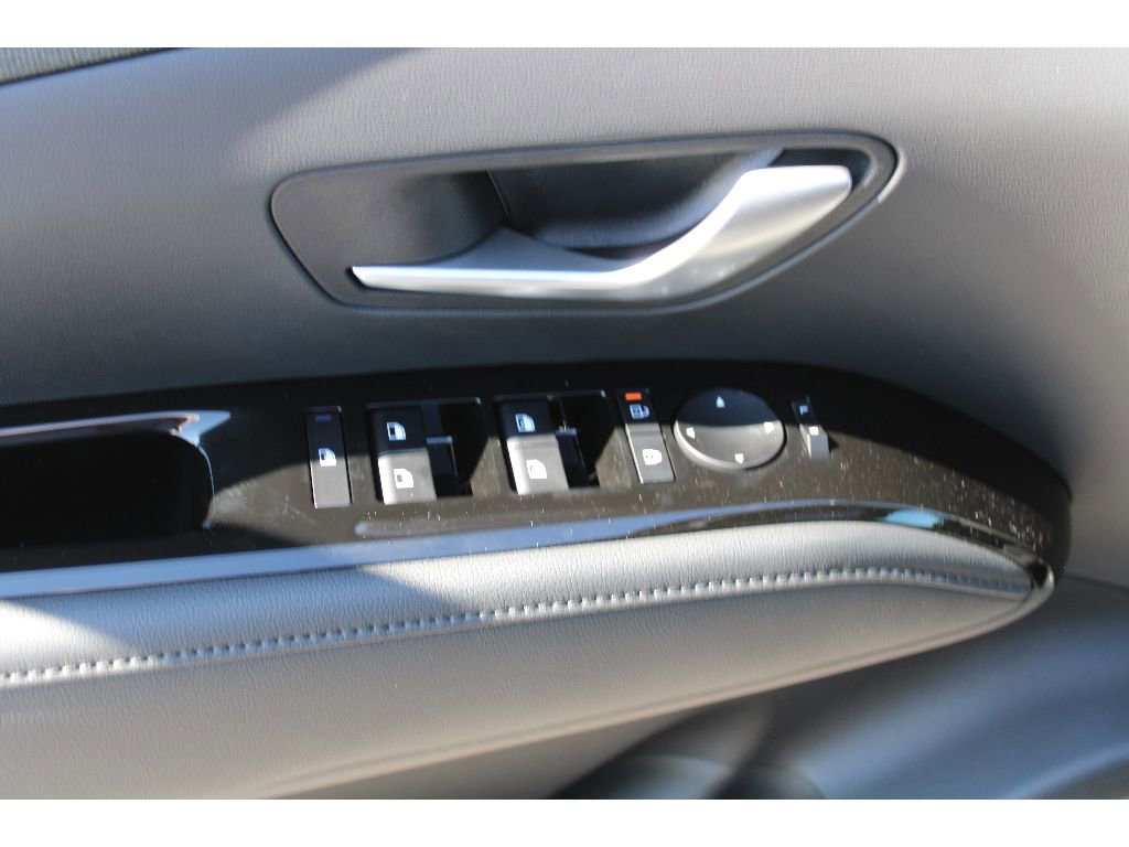 Used 2025 Hyundai Santa Cruz Limited image 18