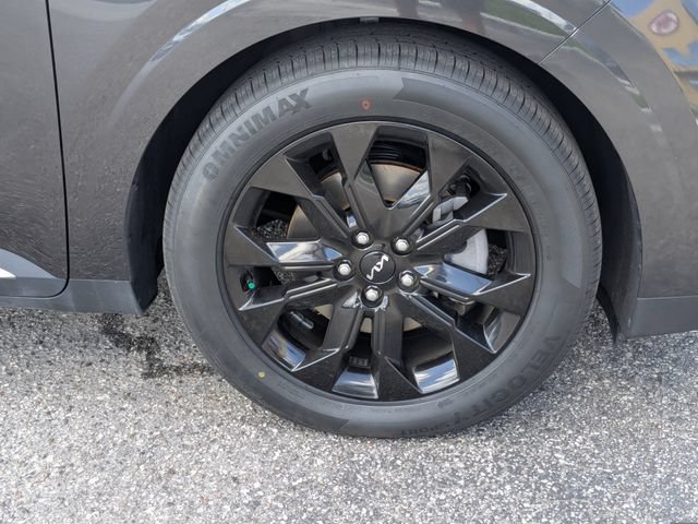 Certified 2024 Kia Carnival SX Prestige FWD image 11