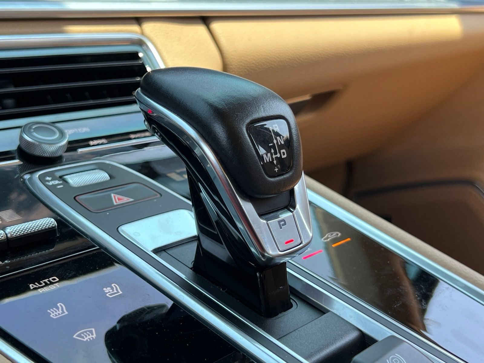 Certified 2018 Porsche Panamera 4S AWD/4WD image 33