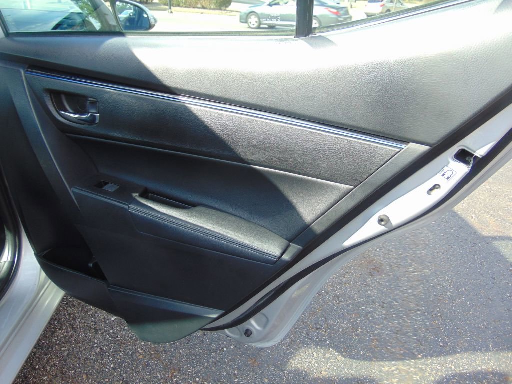 Used 2017 Toyota Corolla SE image 24