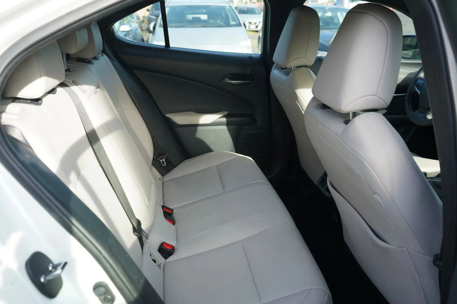 Used 2019 Lexus UX 200 FWD image 17